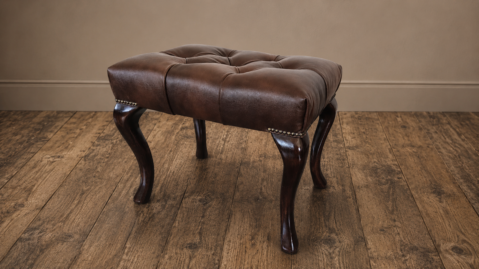 Chesterfield Hocker