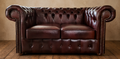 Ruby Chesterfield 2 Sitzer Sofa aus Leder Antique Red