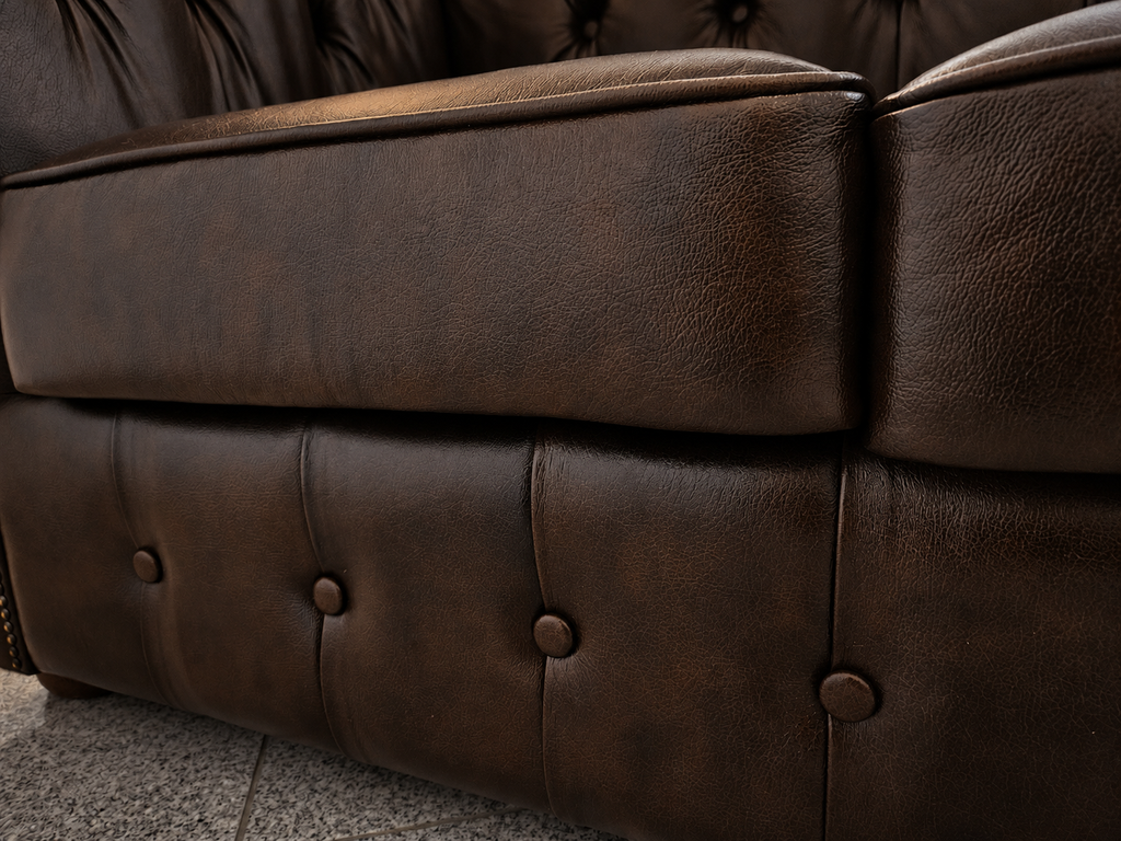 Umber Chesterfield 2-Sitzer Sofa aus Rindsleder Amtique Brown