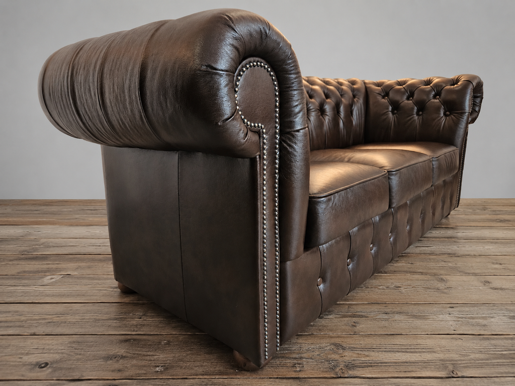 Umber Chesterfield 3-Sitzer Sofa aus Leder Antique Brown