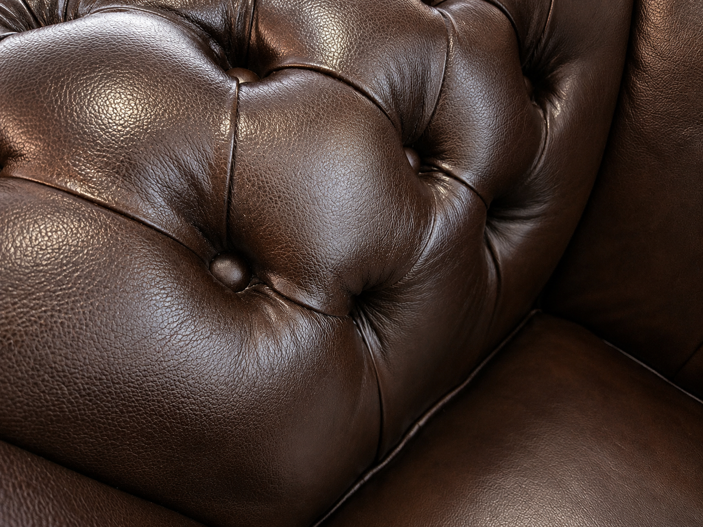 Umber Chesterfield Sessel aus Leder Antique Brown
