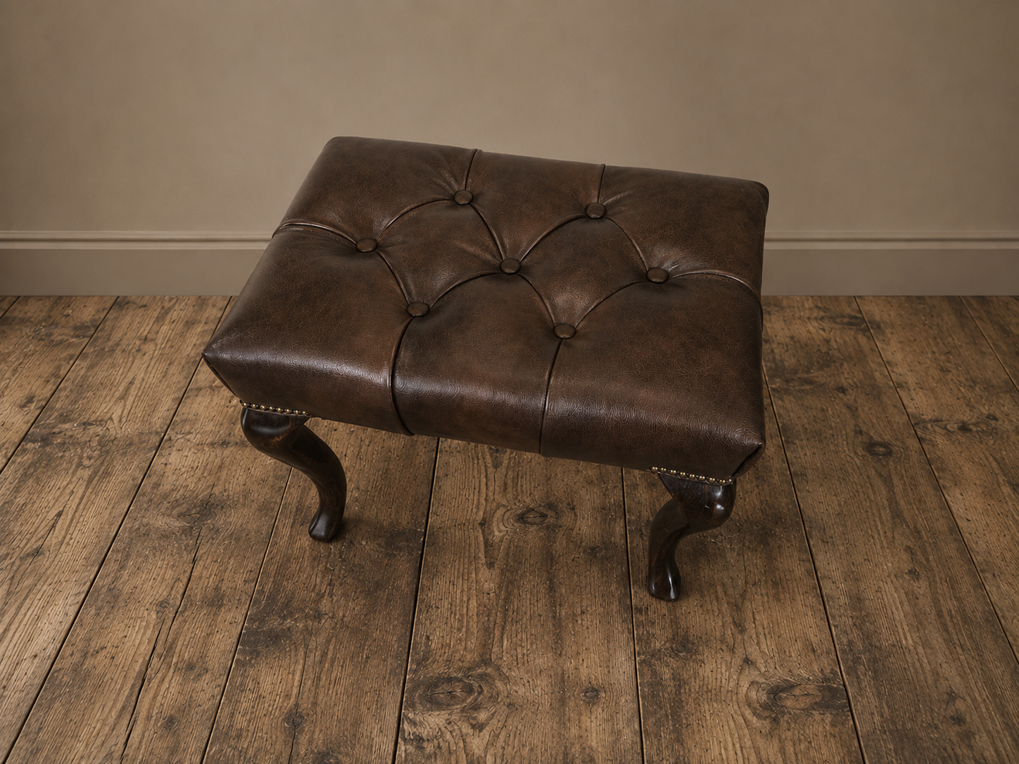 Chesterfield Hocker UMBER