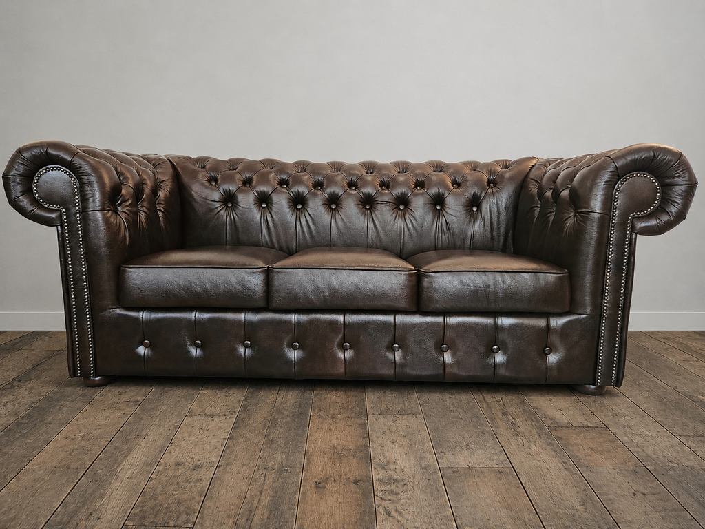 Chesterfield Ledersofa in Berliner Wohnung
