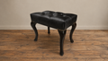 Chesterfield taburet NERO