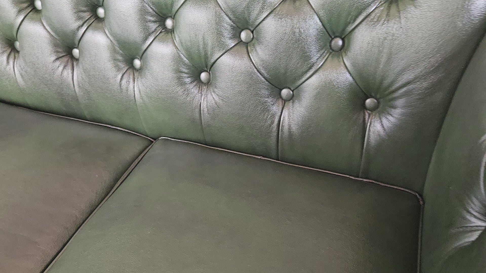 Big Five Chesterfield Sessel aus Leder Antique Green